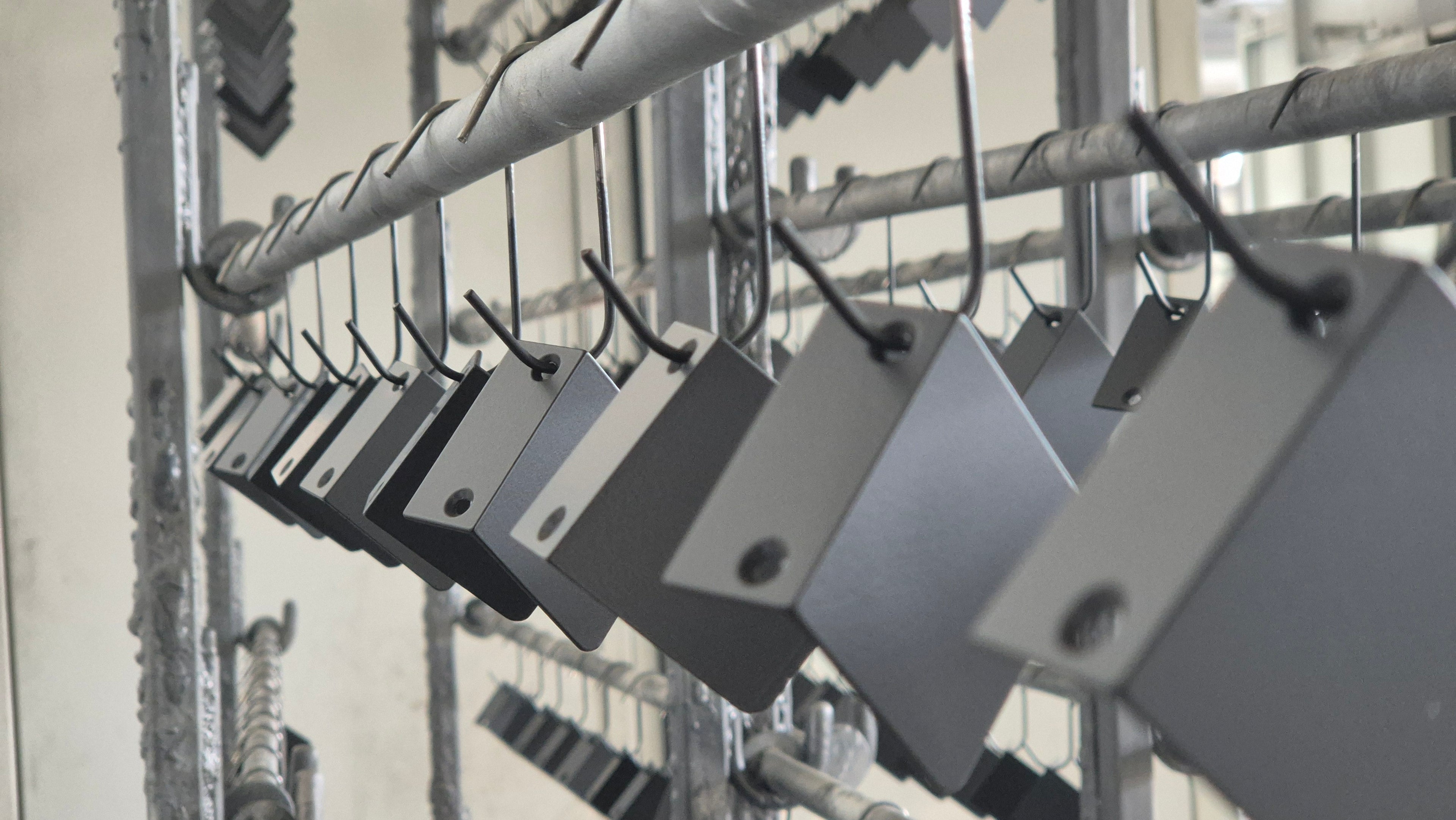 malowanie proszkowe uchwytów meblowych metalkon furniture bisztynek